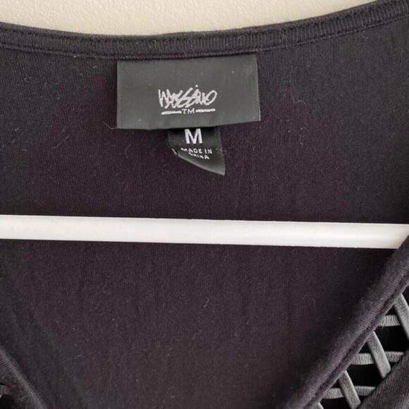 Mossimo Black V-Neck Tank Top with Leather Cutouts, Pleather Lattice, Size Med - Picture 5 of 13